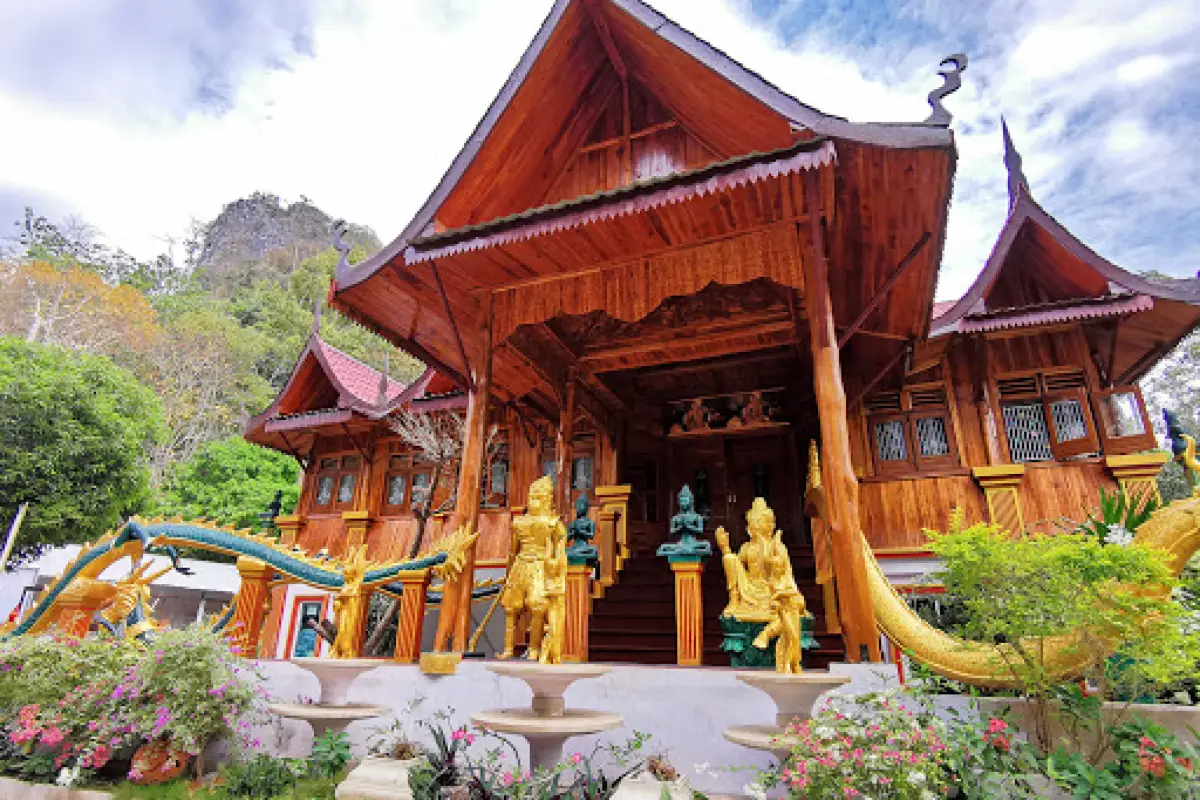 ภูเขาหินเพิงช้าง
